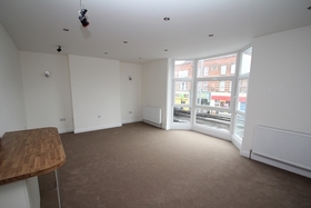 2 bedroom Flat to re...